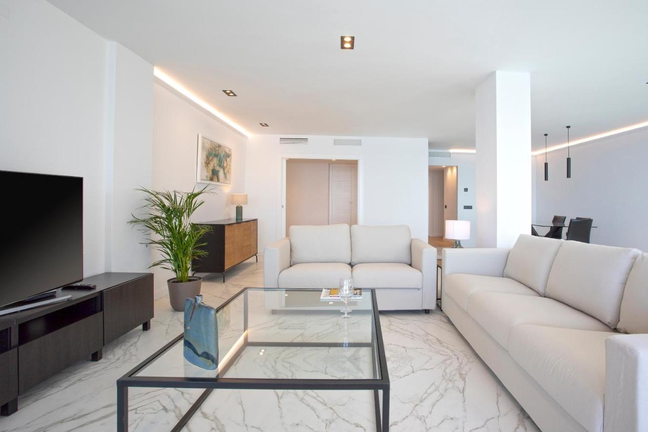 Malagueta Luz By Renthas Apartment Malaga Bagian luar foto