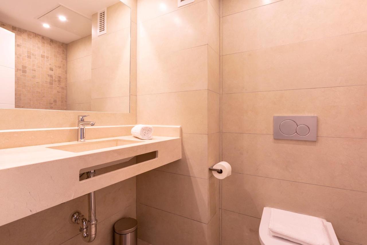 Malagueta Luz By Renthas Apartment Malaga Bagian luar foto