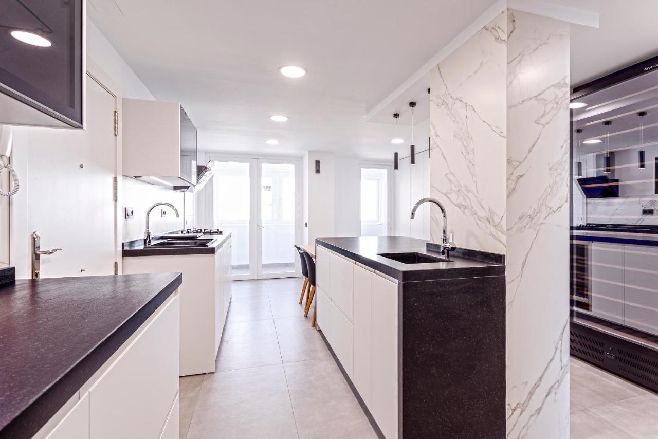 Malagueta Luz By Renthas Apartment Malaga Bagian luar foto