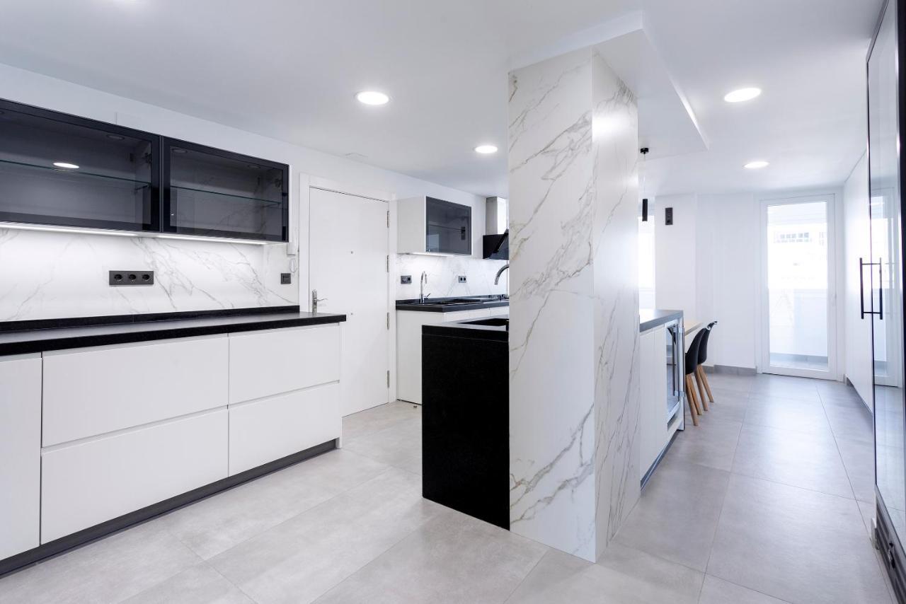 Malagueta Luz By Renthas Apartment Malaga Bagian luar foto