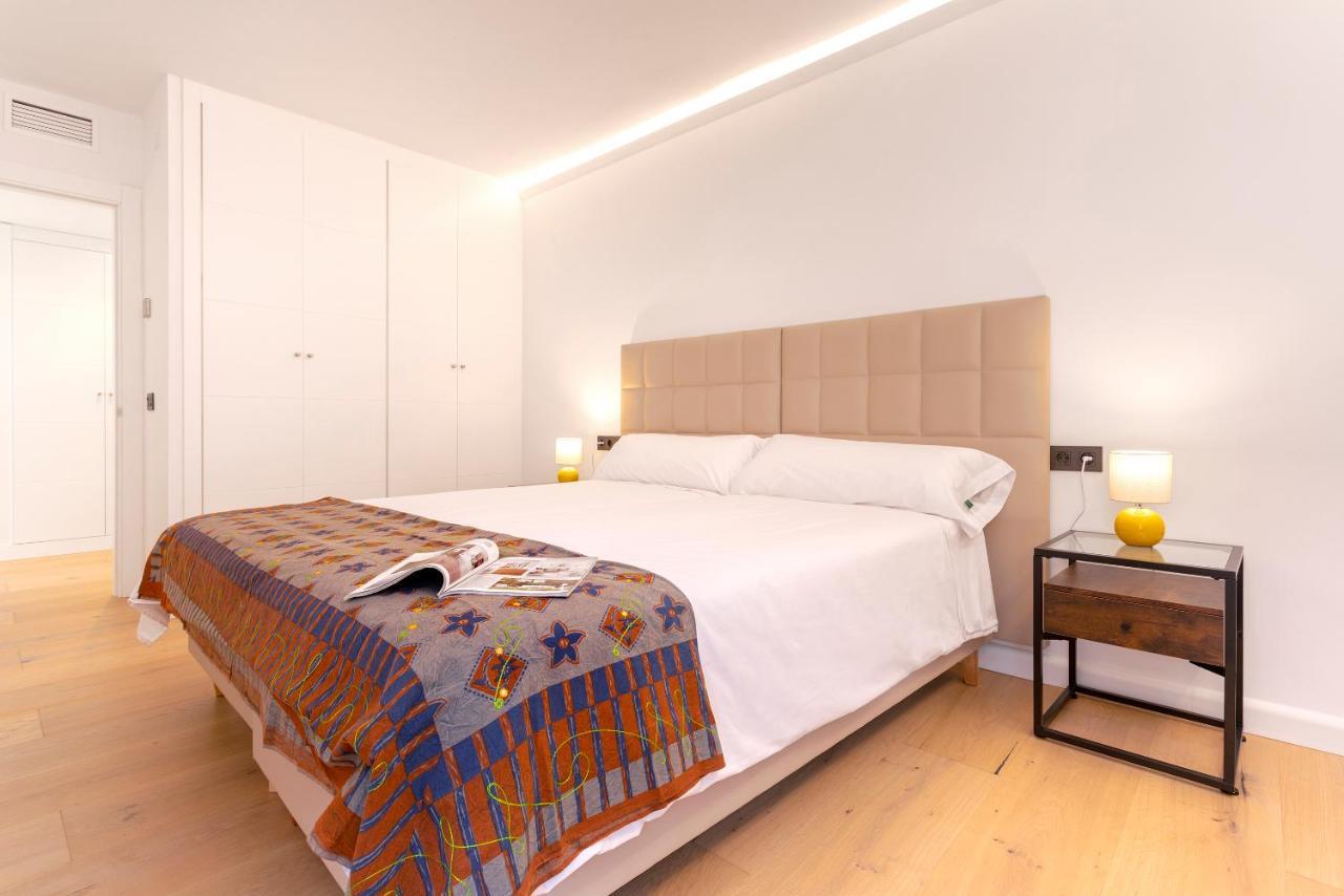 Malagueta Luz By Renthas Apartment Malaga Bagian luar foto