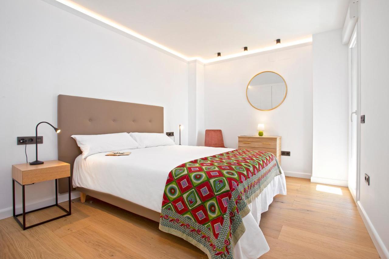 Malagueta Luz By Renthas Apartment Malaga Bagian luar foto